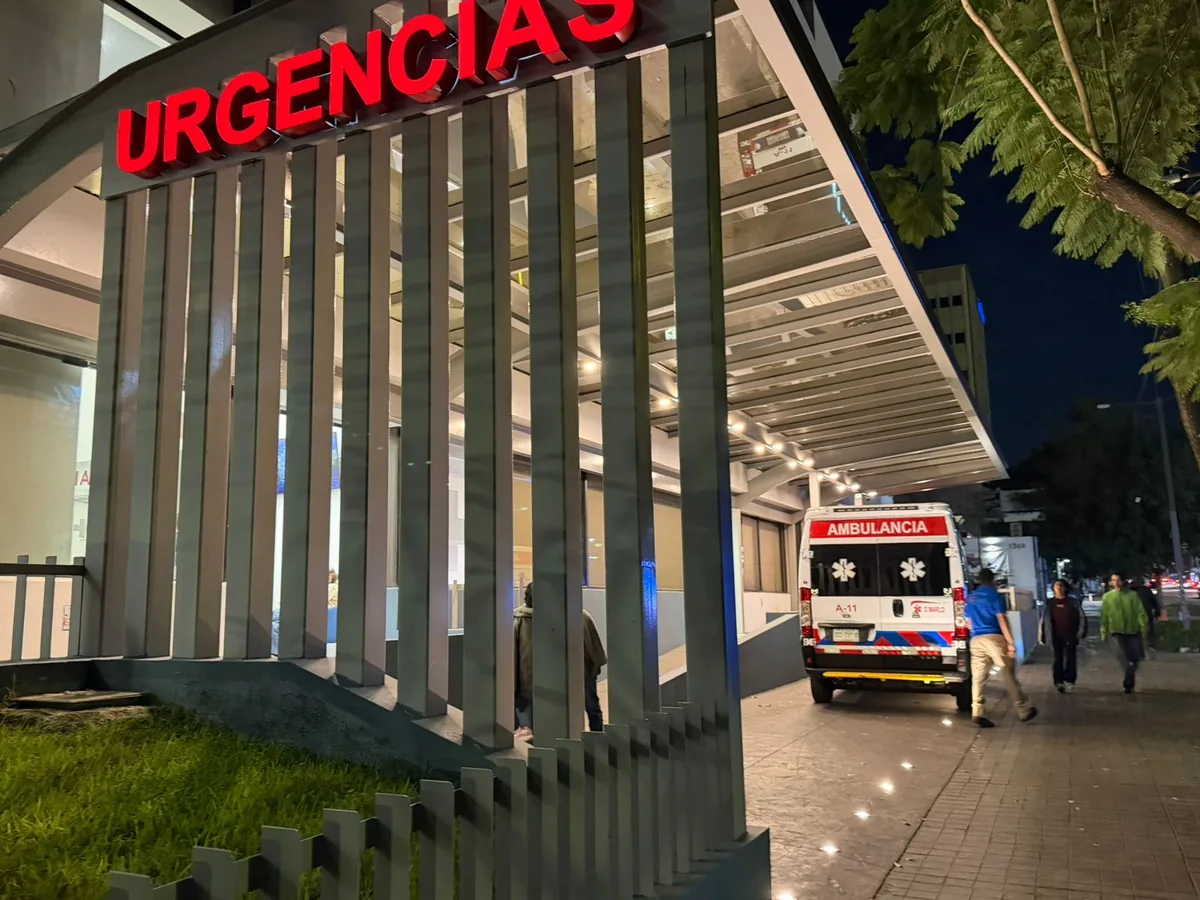 Ambulancia D'Marlo en zona de urgencias hospitalarias